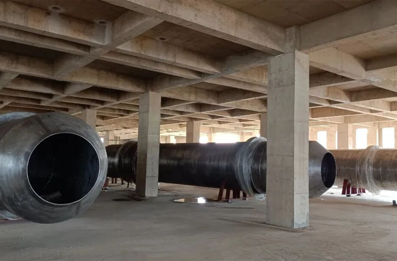 由江蘇鵬飛集團定制生產(chǎn)的3臺Φ2x13.9m回轉(zhuǎn)窯炒菜鍋落戶鄂州